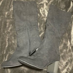 Brand new size 9.5 boots